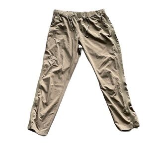 SzL Diadora High Rise Army Green Light Weight Joggers GUC